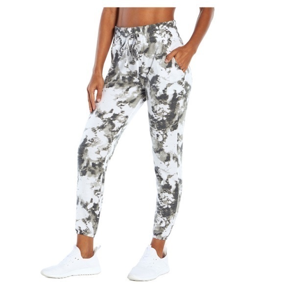 Balance Collection Pants - Balance Collection White Tie-Dye Haze Weekender 27'' Pocket Joggers Brand new